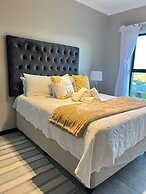 Amazing 2BR 2bath With River View in Waterfall