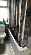 2 Bedroom House Near Wembley