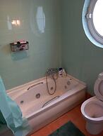 Pavlos Loft Apartment - Leontari Garden Escape