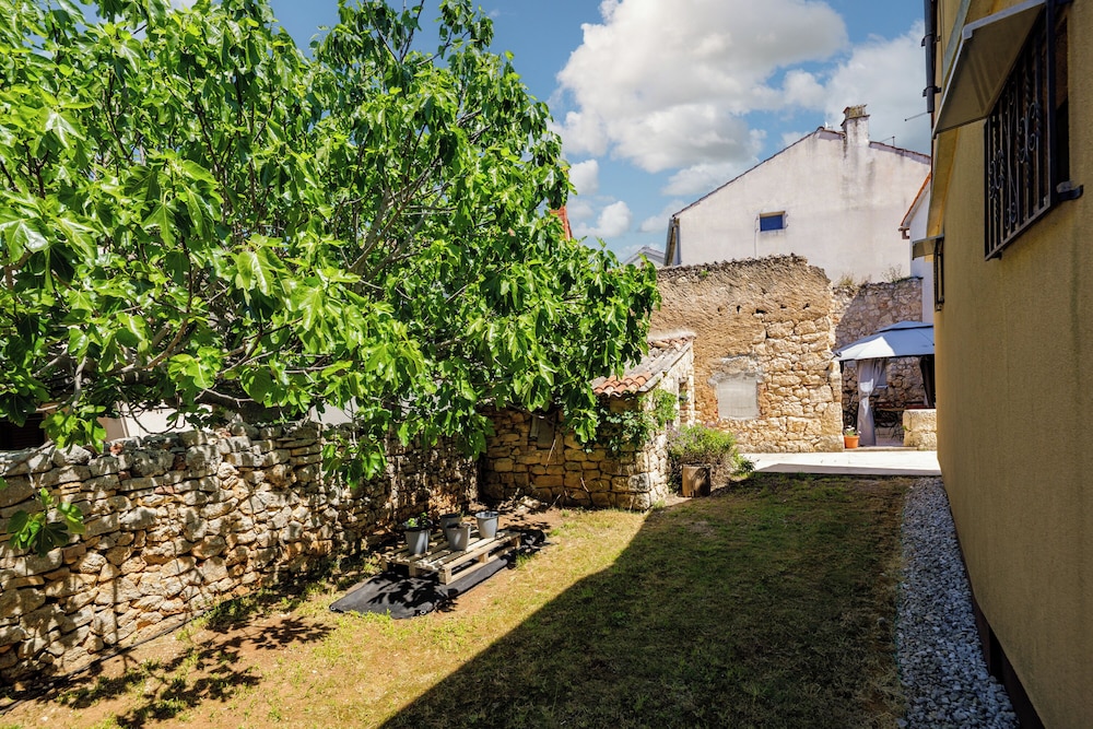 Casa Valdebek