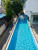 Monday Capsule & Thai Traditional Bath