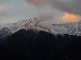 Saraaya Glamps, Dharamshala