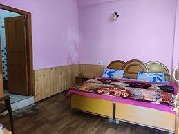 Suraj Guest House And Cafe