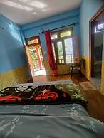 Suraj Guest House And Cafe