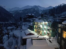 Suraj Guest House And Cafe
