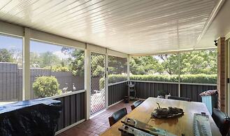 Modern 4BR Muswellbrook Stay
