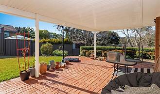 Modern 4BR Muswellbrook Stay
