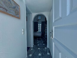 Tritonas Rooms