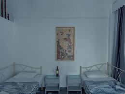 Tritonas Rooms
