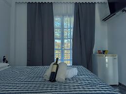 Tritonas Rooms