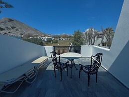 Tritonas Rooms