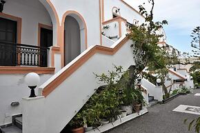 Tritonas Rooms