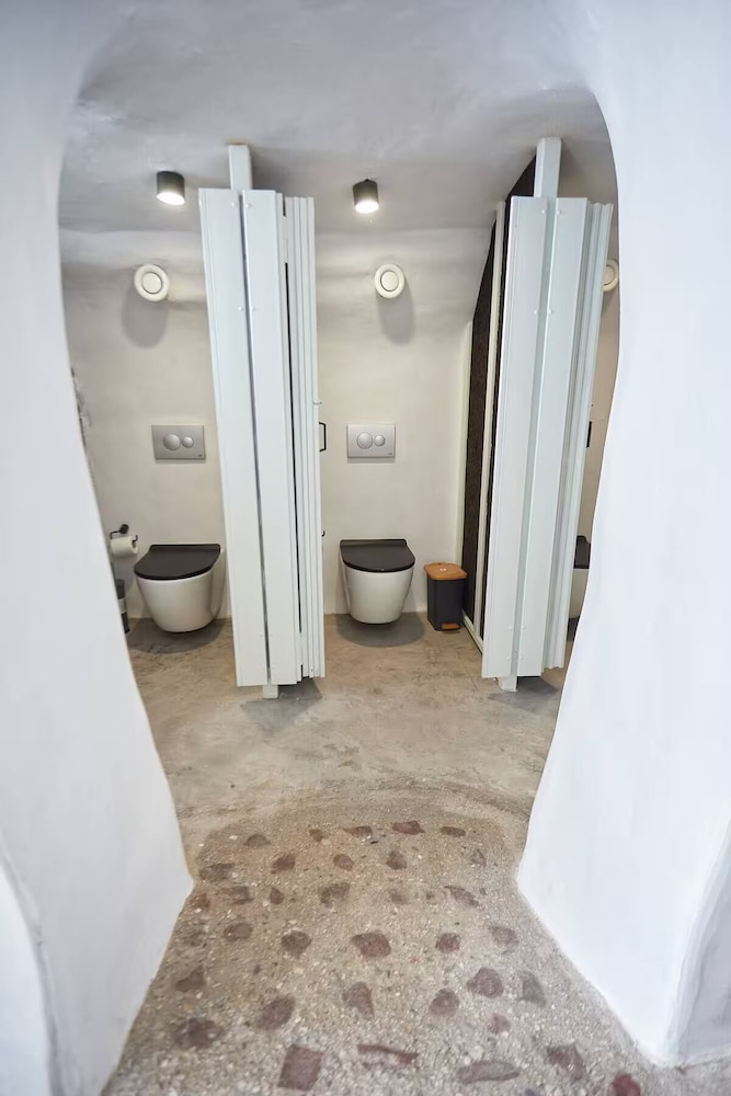 Hostel 16 Oia