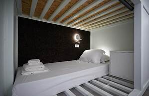 Hostel 16 Oia