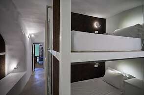 Hostel 16 Oia