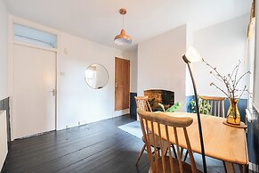 Victorian Terrace Near Uni, Sleeps 6, Garden