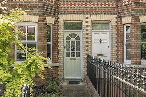 Victorian Terrace Near Uni, Sleeps 6, Garden