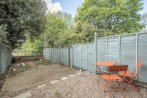 Victorian Terrace Near Uni, Sleeps 6, Garden