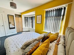 Blackpool Bliss Spacious 4 Bedroom House