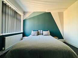 Blackpool Bliss Spacious 4 Bedroom House
