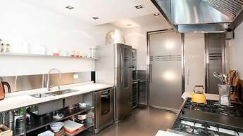 El Jacaranda Large 3 BR With Balcony in Recoleta
