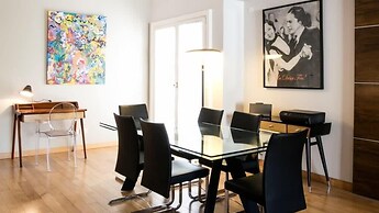 El Jacaranda Large 3 BR With Balcony in Recoleta