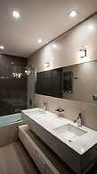 El Jacaranda Large 3 BR With Balcony in Recoleta