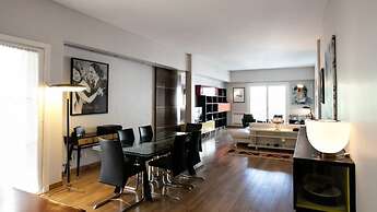 El Jacaranda Large 3 BR With Balcony in Recoleta
