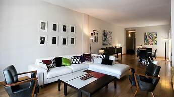 El Jacaranda Large 3 BR With Balcony in Recoleta