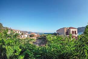 Seaside Plitra Paradiso - Steps From the Beach