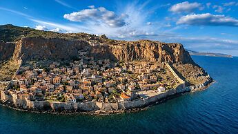 Seaside Plitra Paradiso - Steps From the Beach