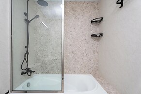 Gala Guests - Lakeside Tower Living