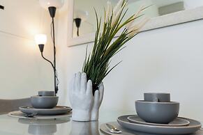 Gala Guests - Lakeside Tower Living