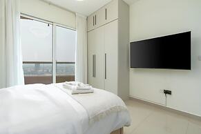 Gala Guests - Lakeside Tower Living