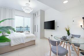 Gala Guests - Lakeside Tower Living