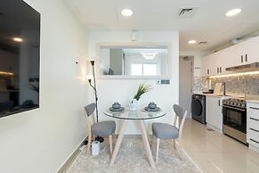 Gala Guests - Lakeside Tower Living