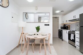 Gala Guests - Lakeside Tower Living
