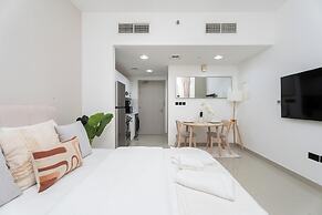 Gala Guests - Lakeside Tower Living