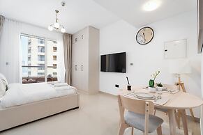 Gala Guests - Lakeside Tower Living