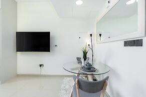 Gala Guests - Lakeside Tower Living