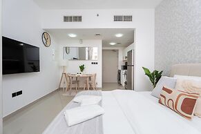 Gala Guests - Lakeside Tower Living