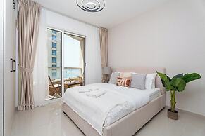 Gala Guests - Lakeside Tower Living
