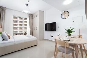 Gala Guests - Lakeside Tower Living