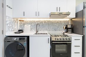 Gala Guests - Lakeside Tower Living