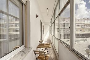Almada Central by Homing