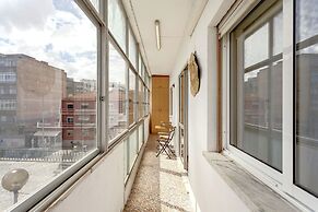 Almada Central by Homing