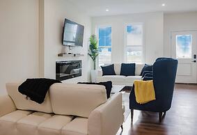 Brown Family Vacation Home - 4 Bedrooms- 3 Baths