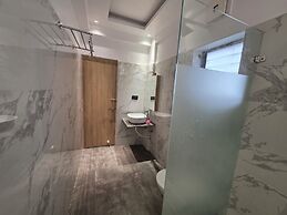 The Bay Suites - NIS
