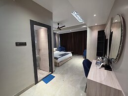 The Bay Suites - NIS