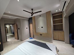 The Bay Suites - NIS
